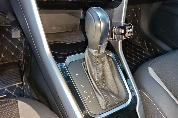 Used Volkswagen T-ROC 2020 230TSI DSG Two-Wheel Drive Advanced Version Gear Lever