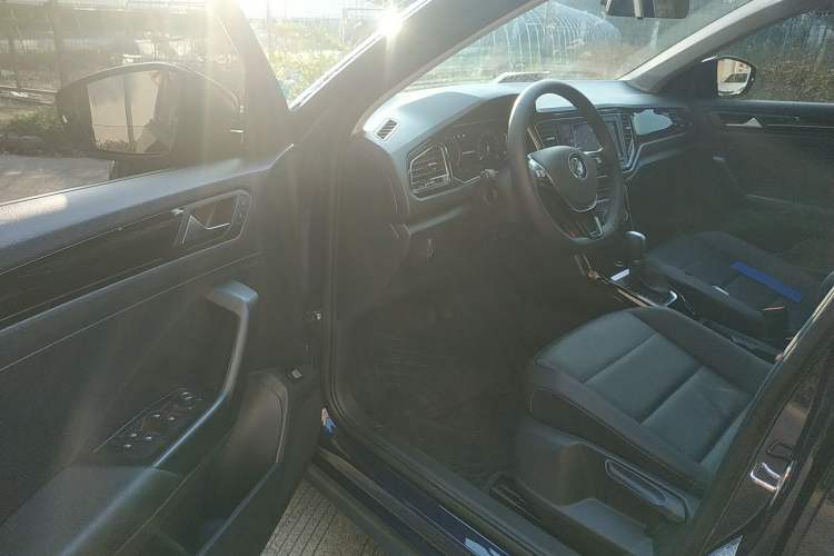 Used Volkswagen T-ROC 2020 280TSI DSG Two-Wheel Drive Comfort Version Interior 2