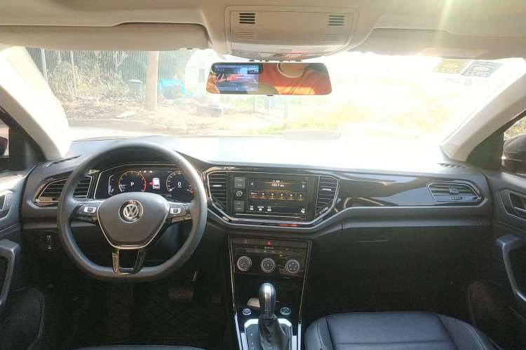 Used Volkswagen T-ROC 2020 280TSI DSG Two-Wheel Drive Comfort Version Interior 3