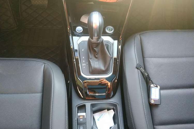 Used Volkswagen T-ROC 2020 280TSI DSG Two-Wheel Drive Comfort Version Interior 5