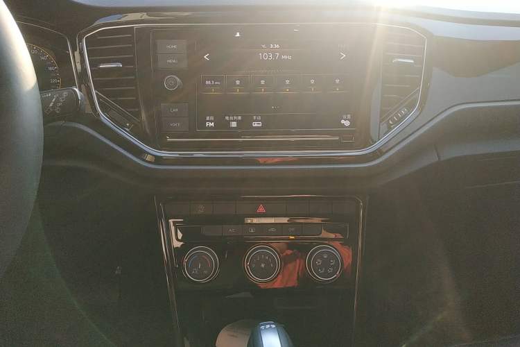 Used Volkswagen T-ROC 2020 280TSI DSG Two-Wheel Drive Comfort Version Interior 6