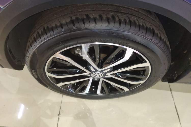 Used Volkswagen T-ROC 2020 280TSI DSG Two-Wheel Drive Comfort Version Left Front Wheel Hub