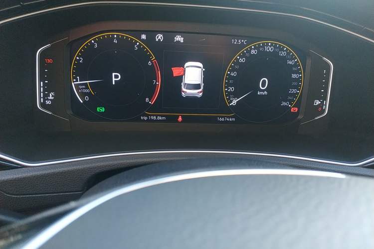 Used Volkswagen T-ROC 2020 280TSI DSG Two-Wheel Drive Comfort Version Odometer Close Up