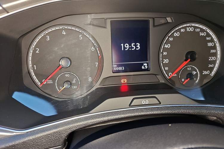 Used Volkswagen T-ROC 2020 230TSI DSG Two-Wheel Drive Advanced Version Odometer Close Up