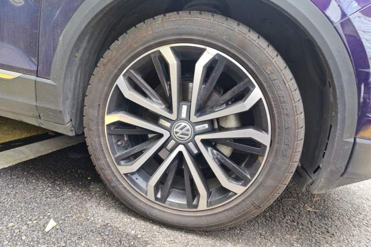 Used Volkswagen T-ROC 2020 280TSI DSG Two-Wheel Drive Comfort Version Right Front Wheel Hub