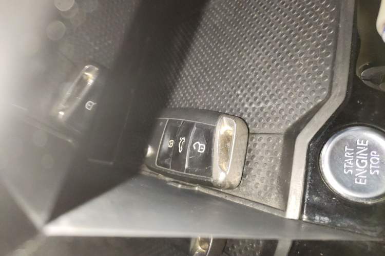 Used Volkswagen T-ROC 2020 280TSI DSG Two-Wheel Drive Comfort Version Vehicle Key