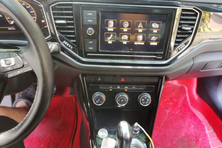 Used Volkswagen T-ROC 2020 280TSI DSG Two-Wheel Drive Comfort Version Audio And AC Panel