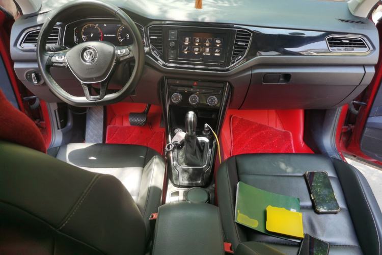 Used Volkswagen T-ROC 2020 280TSI DSG Two-Wheel Drive Comfort Version Center Console