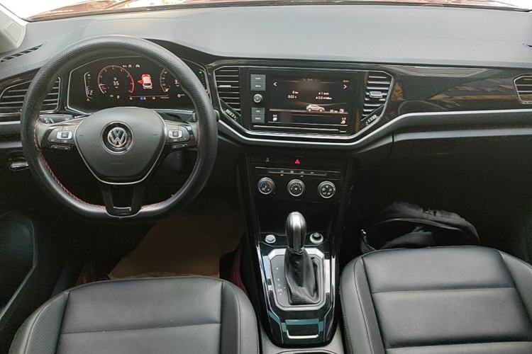 Used Volkswagen T-ROC 2020 280TSI DSG Two-Wheel Drive Comfort Version Center Console