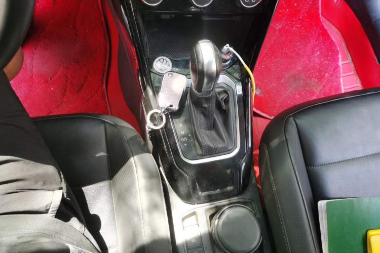Used Volkswagen T-ROC 2020 280TSI DSG Two-Wheel Drive Comfort Version Gear Lever