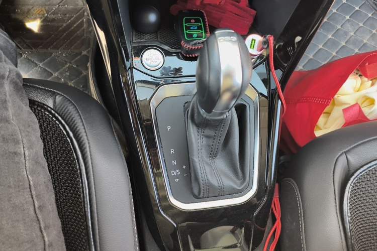Used Volkswagen T-ROC 2020 280TSI DSG Two-Wheel Drive Comfort Version Gear Lever