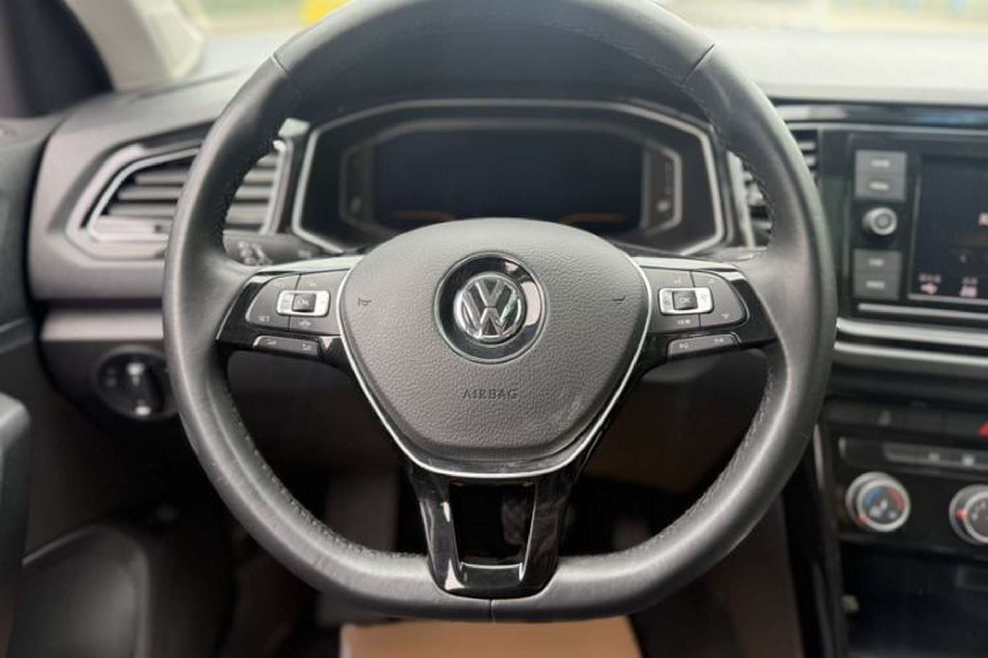 Used Volkswagen T-ROC 2020 280TSI DSG Two-Wheel Drive Comfort Version Interior 1