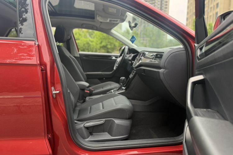 Used Volkswagen T-ROC 2020 280TSI DSG Two-Wheel Drive Comfort Version Interior 8