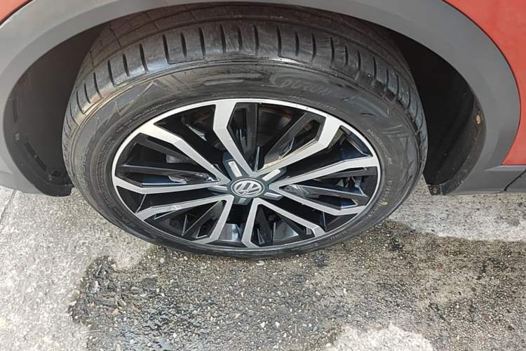 Used Volkswagen T-ROC 2020 280TSI DSG Two-Wheel Drive Comfort Version Left Front Wheel Hub