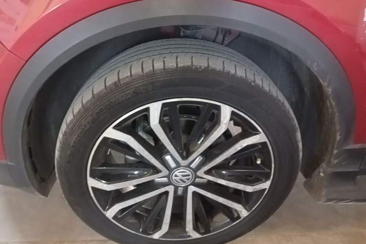 Used Volkswagen T-ROC 2020 280TSI DSG Two-Wheel Drive Comfort Version Left Front Wheel Hub