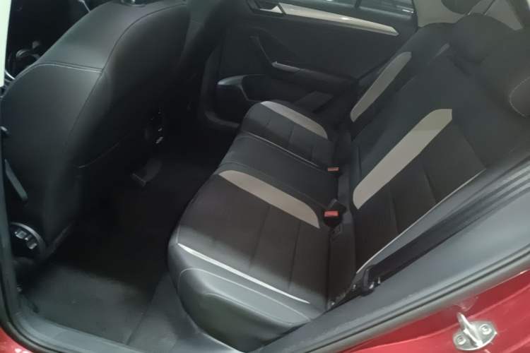 Used Volkswagen T-ROC 2020 230TSI DSG Two-Wheel Drive Advanced Version Left Rear Seat