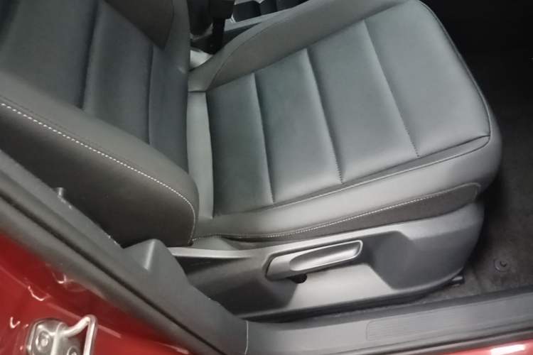 Used Volkswagen T-ROC 2020 280TSI DSG Two-Wheel Drive Comfort Version Right Front Seat