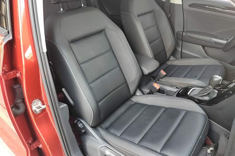 Used Volkswagen T-ROC 2020 280TSI DSG Two-Wheel Drive Comfort Version Right Front Seat