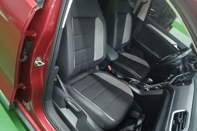 Used Volkswagen T-ROC 2020 230TSI DSG Two-Wheel Drive Advanced Version Right Front Seat