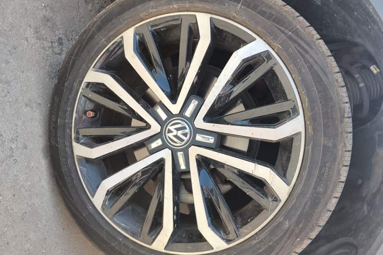 Used Volkswagen T-ROC 2020 280TSI DSG Two-Wheel Drive Comfort Version Right Front Wheel Hub