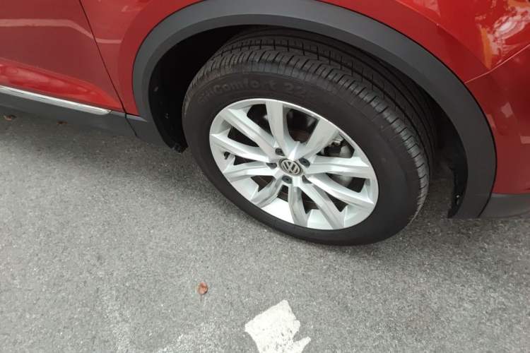 Used Volkswagen T-ROC 2020 230TSI DSG Two-Wheel Drive Advanced Version Right Front Wheel Hub