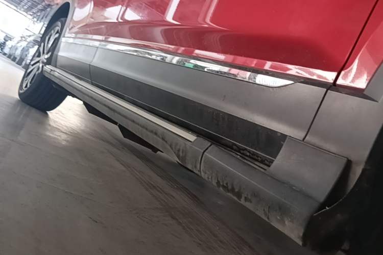 Used Volkswagen T-ROC 2020 280TSI DSG Two-Wheel Drive Comfort Version Right Side Sill