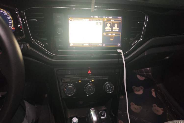 Used Volkswagen T-ROC 2020 280TSI DSG Two-Wheel Drive Comfort Version Audio And AC Panel