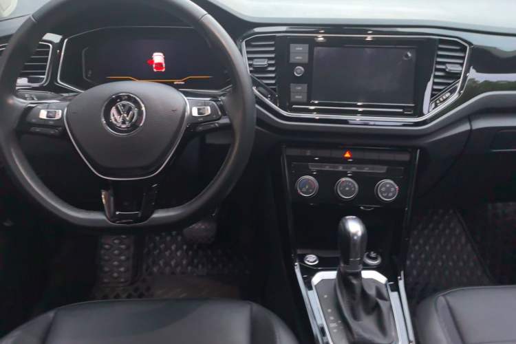 Used Volkswagen T-ROC 2020 280TSI DSG Two-Wheel-Drive Luxury Version Center Console