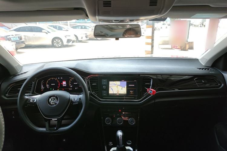 Used Volkswagen T-ROC 2020 280TSI DSG Two-Wheel Drive Comfort Version Center Console