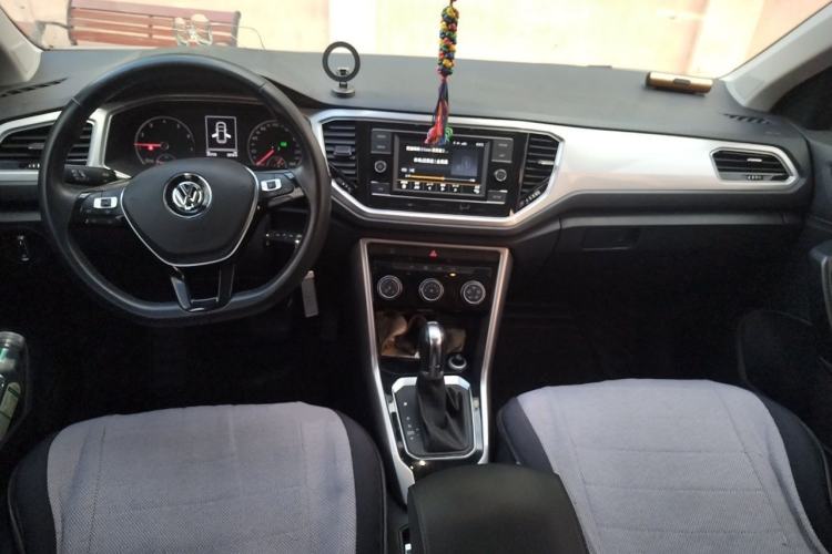Used Volkswagen T-ROC 2020 280TSI DSG Two-Wheel-Drive Elite Version Center Console
