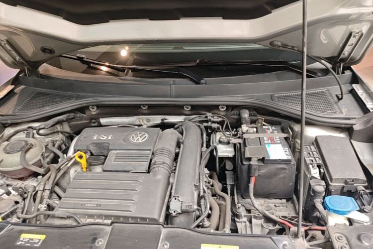 Used Volkswagen T-ROC 2020 280TSI DSG Two-Wheel Drive Comfort Version Engine Bay