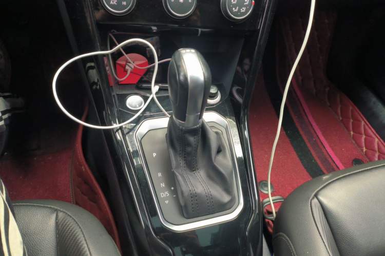 Used Volkswagen T-ROC 2020 280TSI DSG Two-Wheel Drive Comfort Version Gear Lever