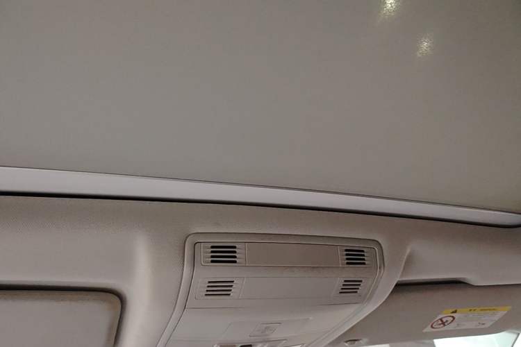 Used Volkswagen T-ROC 2020 280TSI DSG Two-Wheel Drive Comfort Version Headliner