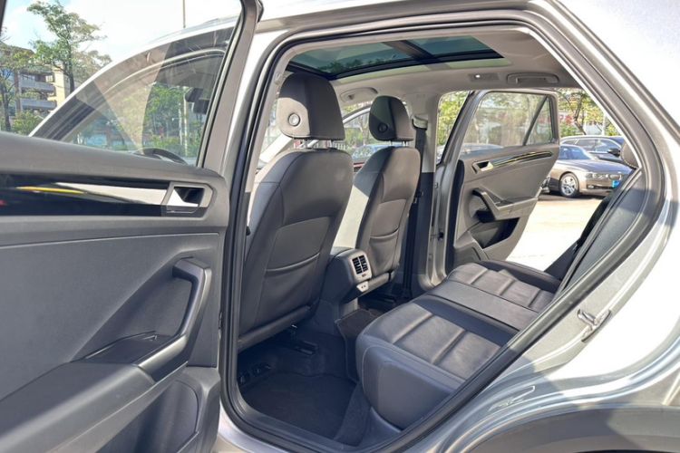 Used Volkswagen T-ROC 2020 280TSI DSG Two-Wheel Drive Comfort Version Interior 11