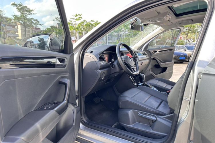 Used Volkswagen T-ROC 2020 280TSI DSG Two-Wheel Drive Comfort Version Interior 4