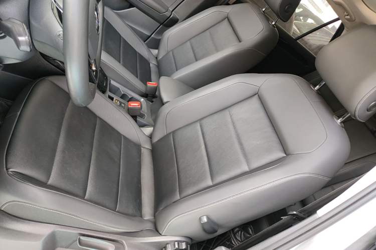Used Volkswagen T-ROC 2020 280TSI DSG Two-Wheel Drive Comfort Version Left Front Seat