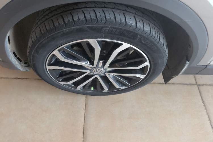 Used Volkswagen T-ROC 2020 280TSI DSG Two-Wheel Drive Comfort Version Left Front Wheel Hub
