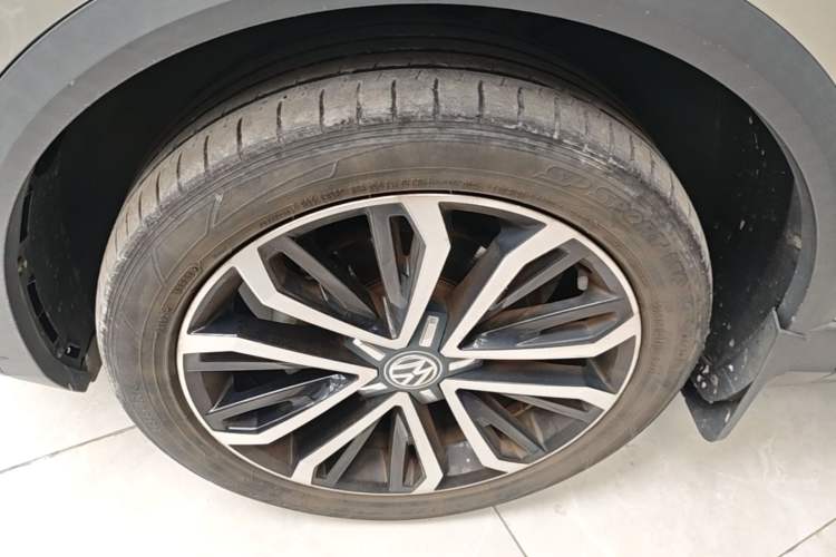Used Volkswagen T-ROC 2020 280TSI DSG Two-Wheel Drive Comfort Version Left Front Wheel Hub