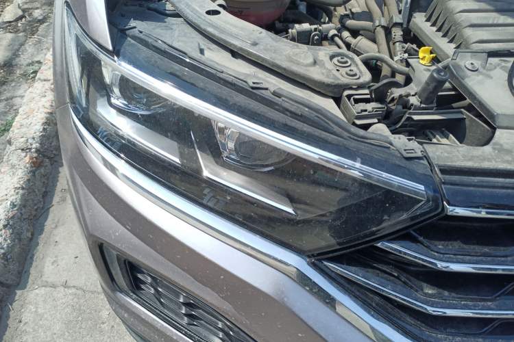 Used Volkswagen T-ROC 2020 230TSI DSG Two-Wheel Drive Advanced Version Right Front Headlight