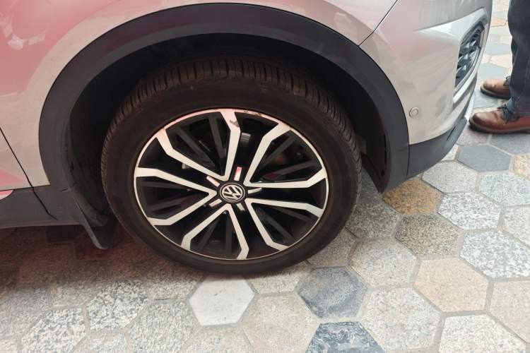 Used Volkswagen T-ROC 2020 280TSI DSG Two-Wheel Drive Comfort Version Right Front Wheel Hub