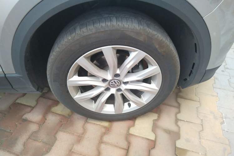 Used Volkswagen T-ROC 2020 280TSI DSG Two-Wheel-Drive Elite Version Right Front Wheel Hub