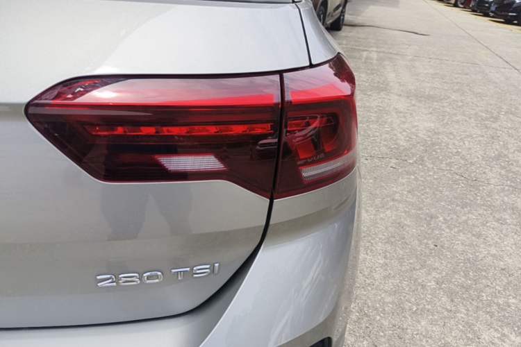 Used Volkswagen T-ROC 2020 280TSI DSG Two-Wheel Drive Comfort Version Right Rear Taillight