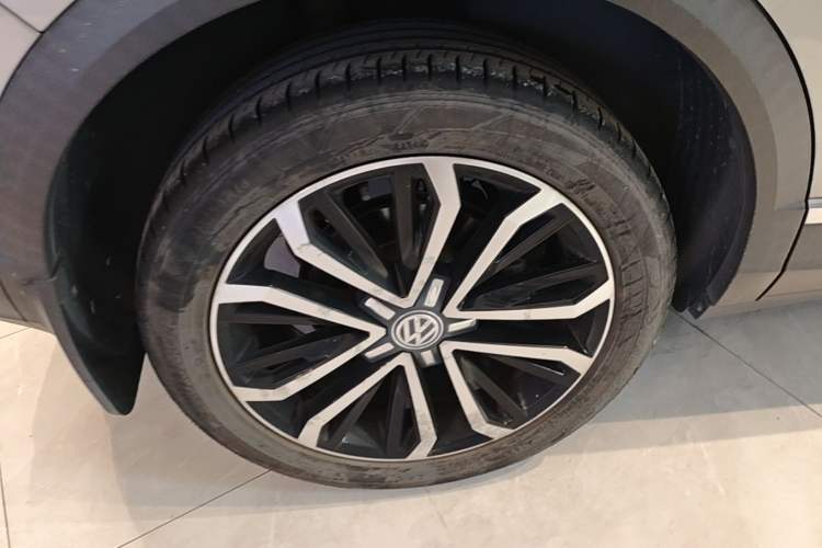 Used Volkswagen T-ROC 2020 280TSI DSG Two-Wheel Drive Comfort Version Right Rear Wheel Hub