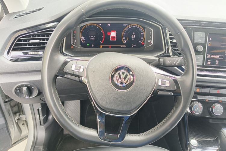 Used Volkswagen T-ROC 2020 280TSI DSG Two-Wheel Drive Comfort Version Steering Wheel