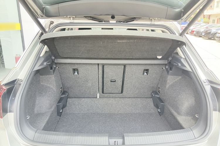 Used Volkswagen T-ROC 2020 280TSI DSG Two-Wheel Drive Comfort Version Trunk