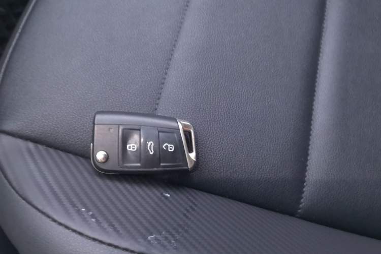 Used Volkswagen T-ROC 2020 280TSI DSG Two-Wheel-Drive Luxury Version Vehicle Key