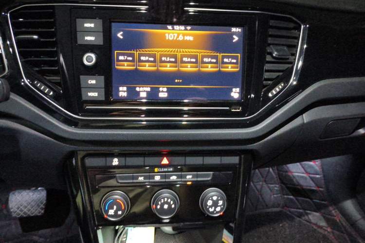 Used Volkswagen T-ROC 2020 280TSI DSG Two-Wheel Drive Comfort Version Audio And AC Panel