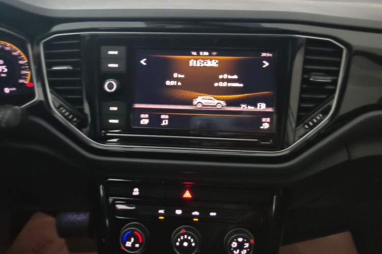 Used Volkswagen T-ROC 2020 280TSI DSG Two-Wheel Drive Comfort Version Audio And AC Panel