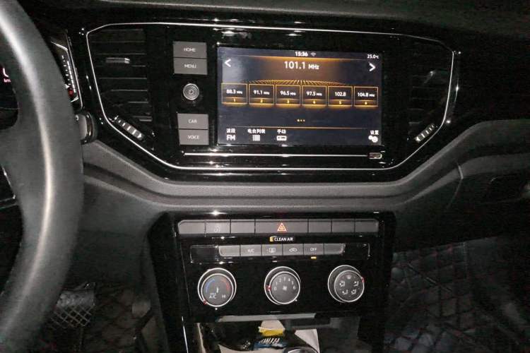 Used Volkswagen T-ROC 2020 280TSI DSG Two-Wheel Drive Comfort Version Audio And AC Panel