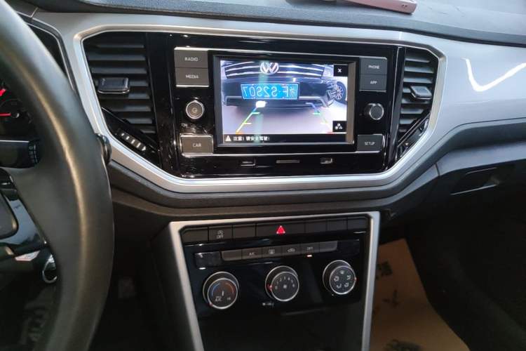 Used Volkswagen T-ROC 2020 230TSI DSG Two-Wheel Drive Advanced Version Audio And AC Panel
